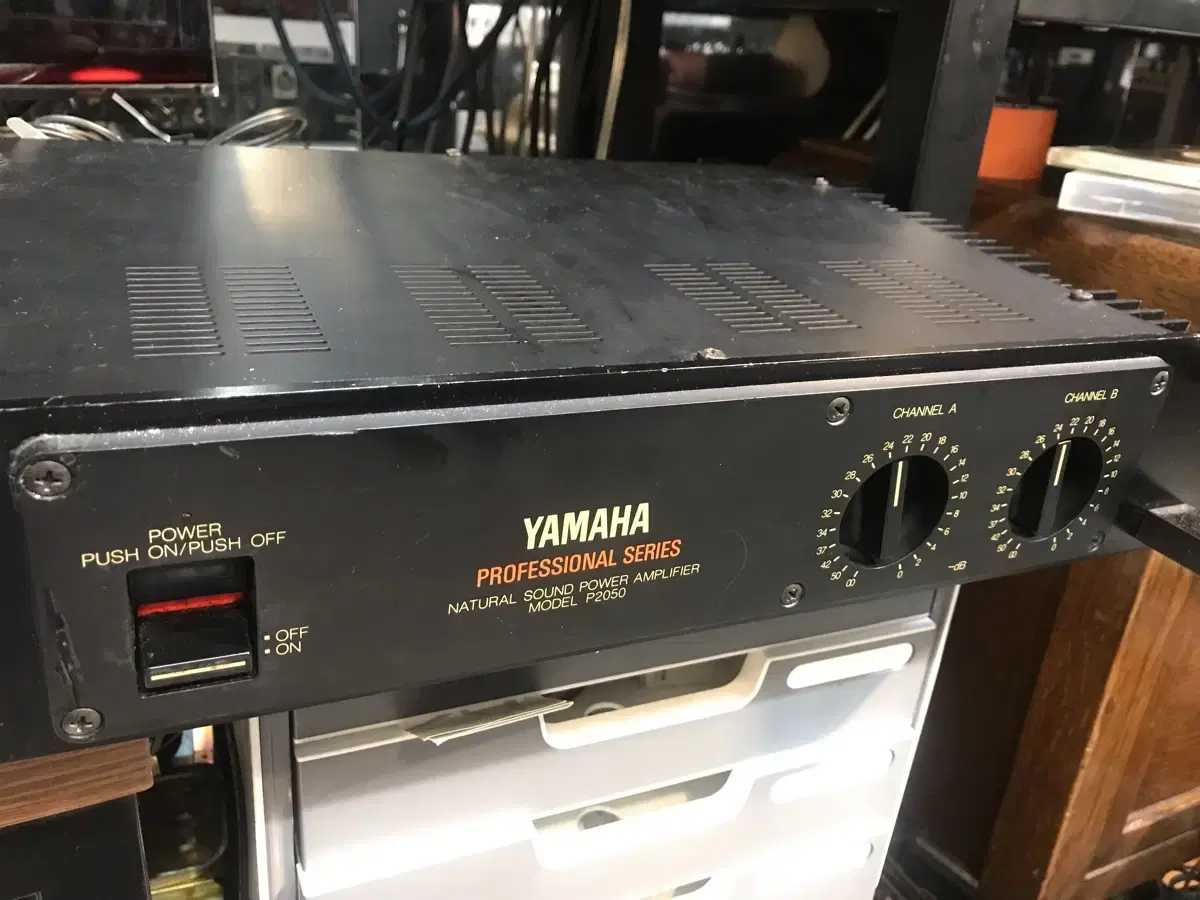 야마하 파워앰프  YAMAHA P 2050