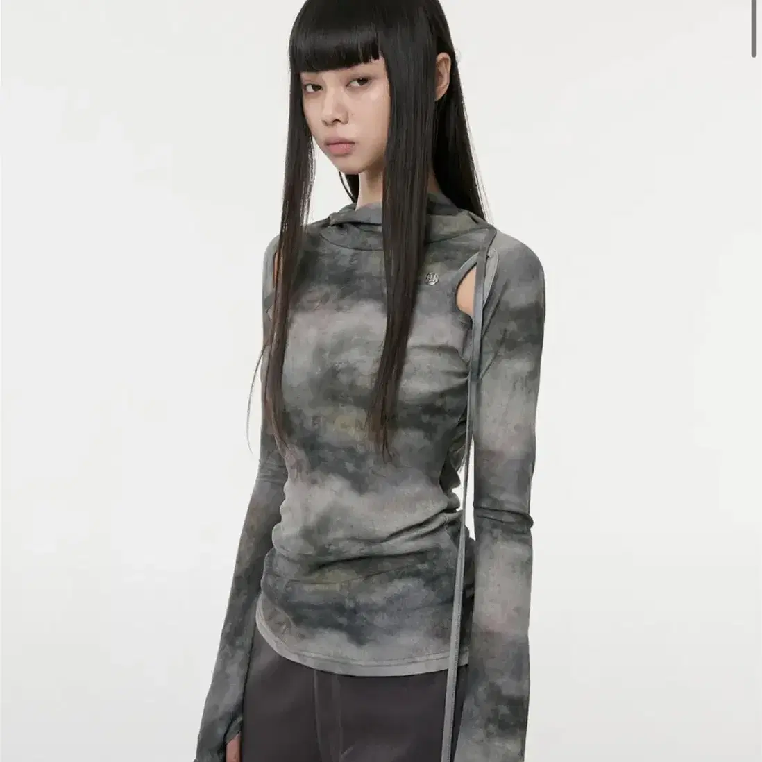 플레어업 Cut-out Turtleneck Long Sleeve