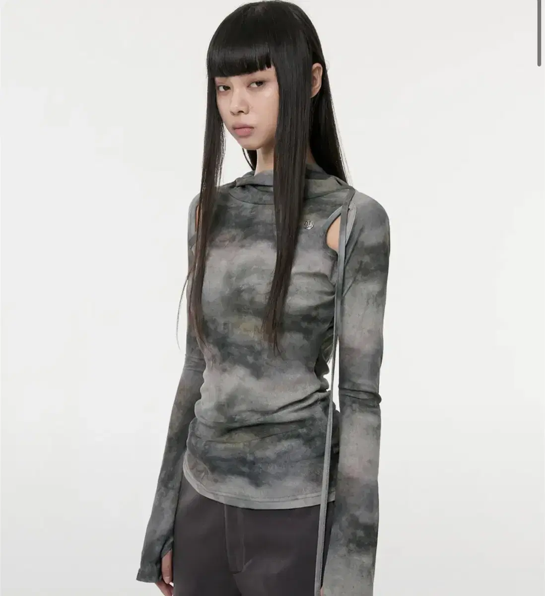 플레어업 Cut-out Turtleneck Long Sleeve