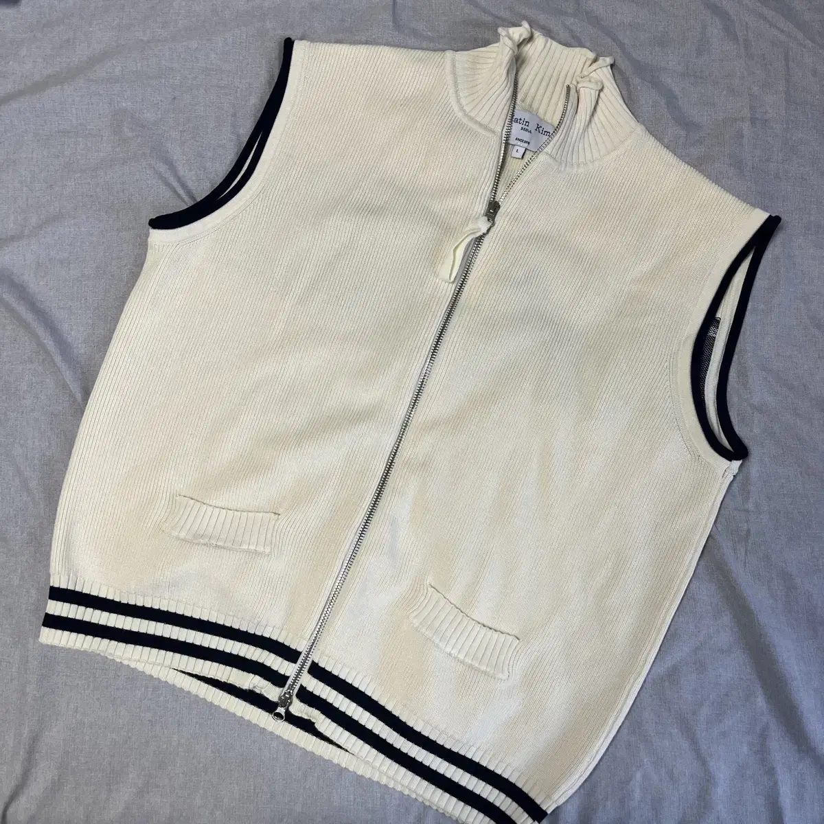 마뗑킴 니트 조끼 l SPELL POINT STRIPE KNIT VEST