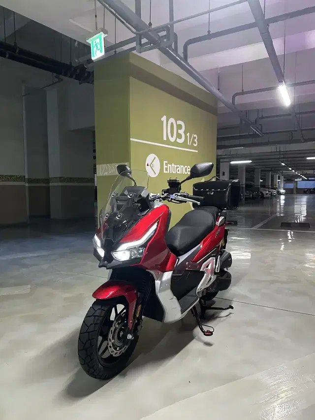 adv125 한솜 abs 23년식 2000키로 신형신차팝니다  pcx