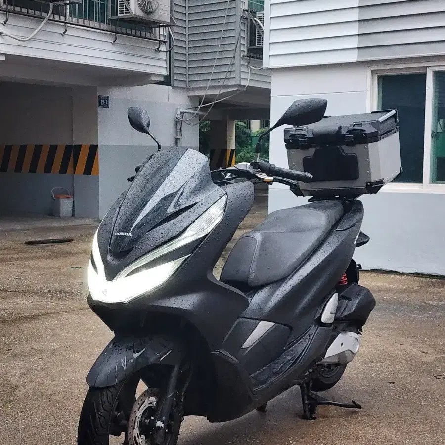 혼다 PCX125 19년식 탑박스세팅 판매합니다