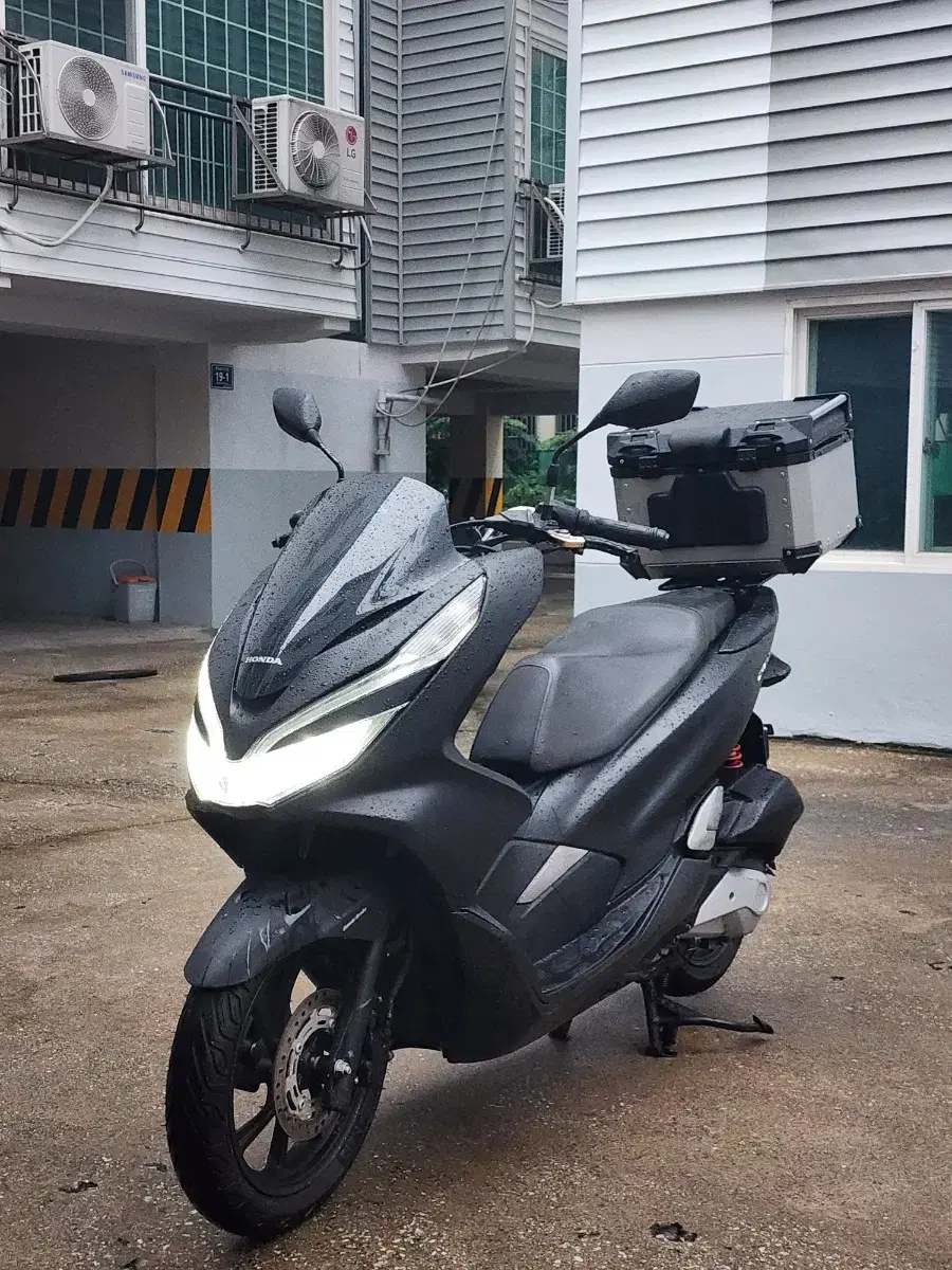 혼다 PCX125 19년식 탑박스세팅 판매합니다