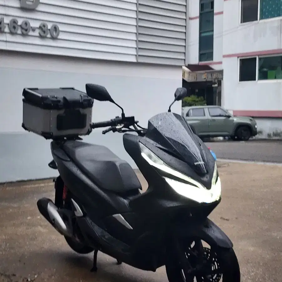 혼다 PCX125 19년식 탑박스세팅 판매합니다