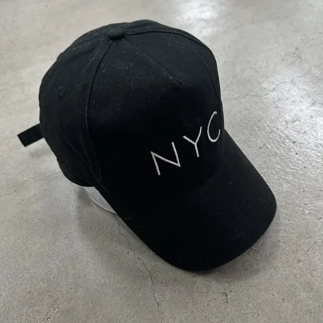 뉴에라 NYC 로고 블랙 볼캡