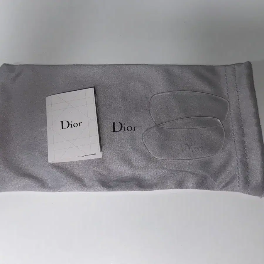 Dior 뿔테 안경