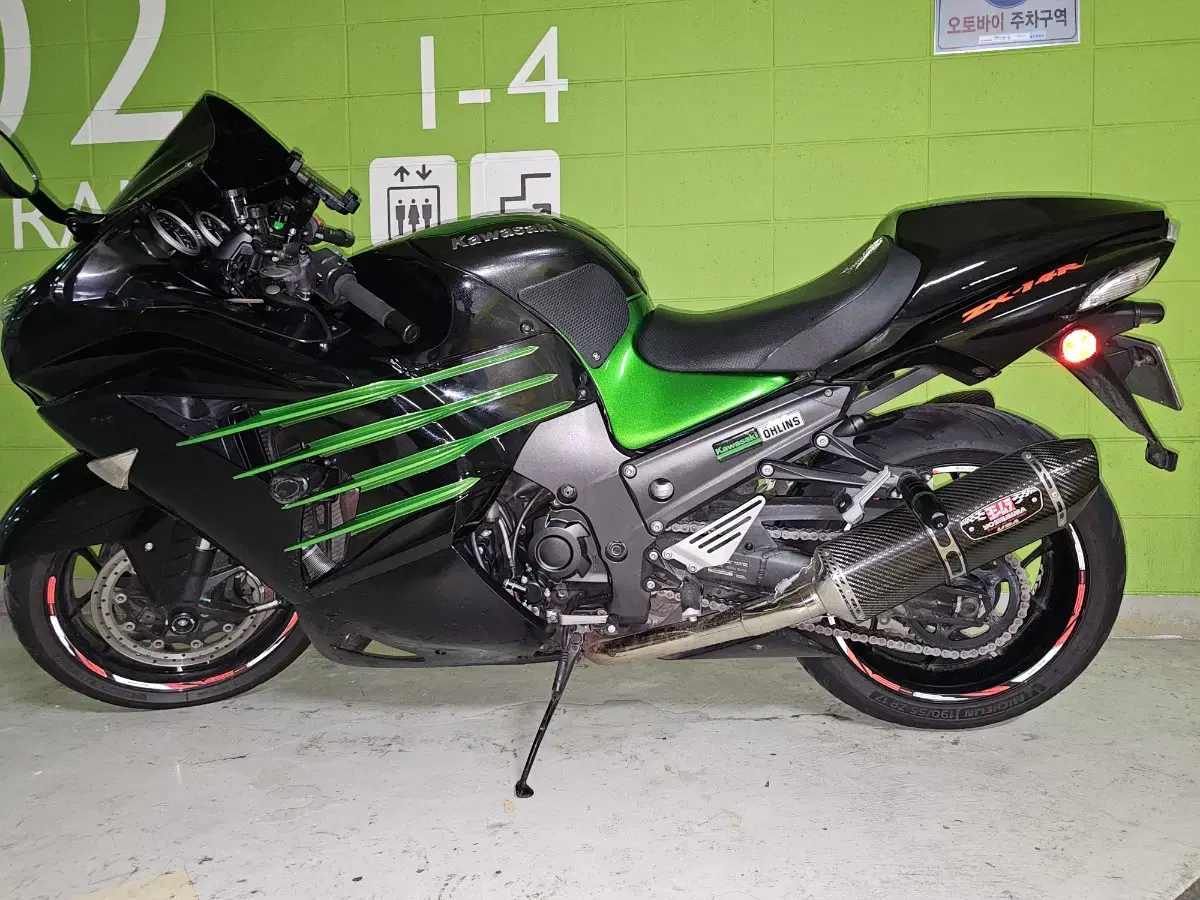 zzr1400올린즈 브렘보에디션 팝니다