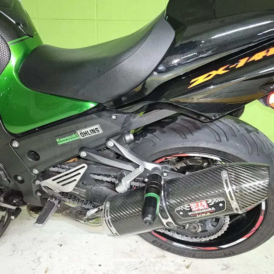 zzr1400올린즈 브렘보에디션 팝니다