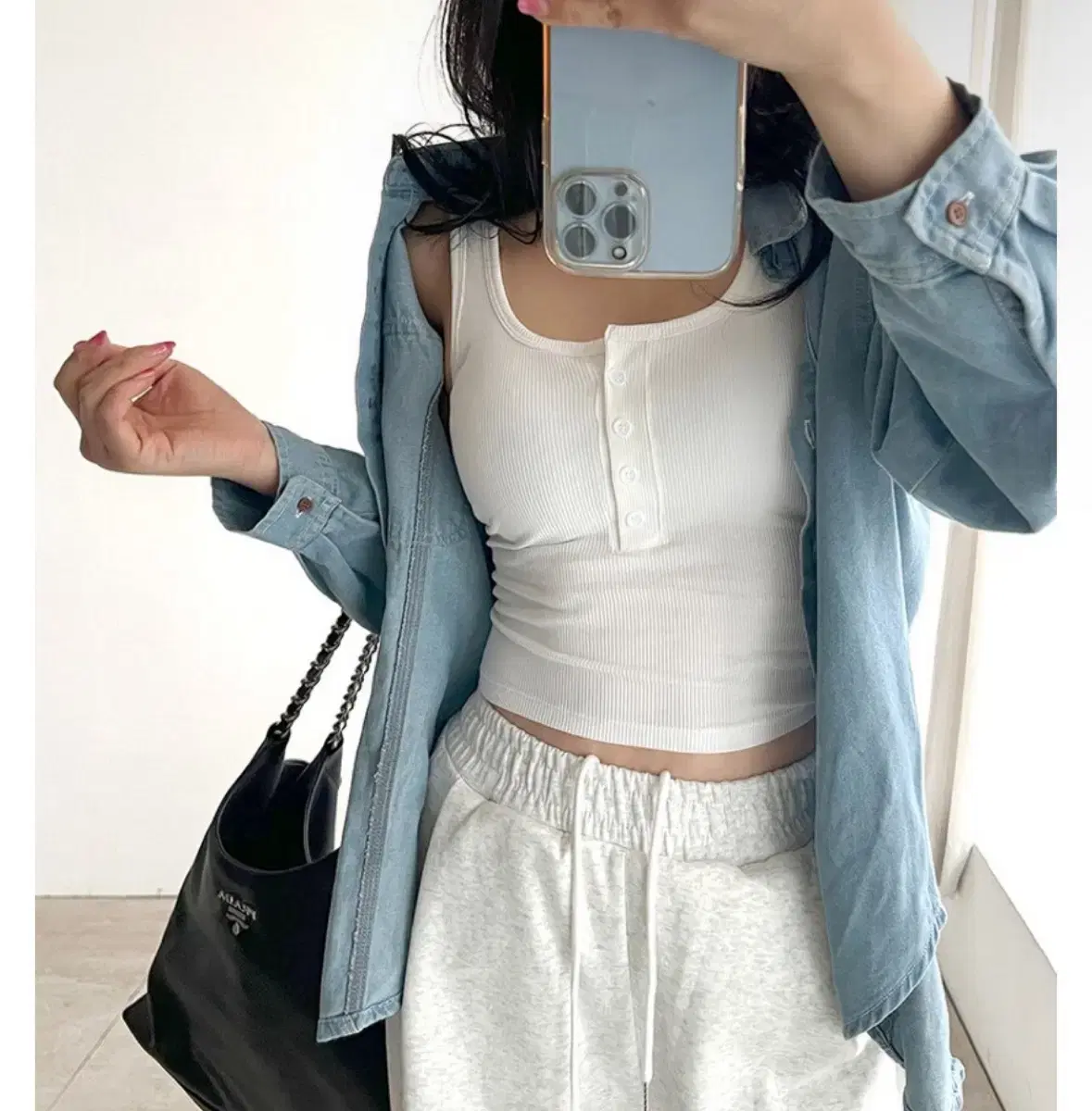 Layered inner sleeveless clothes