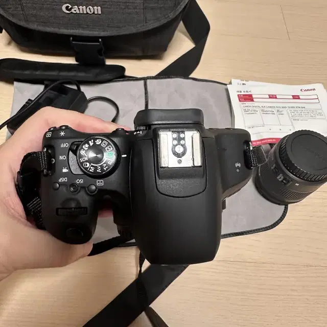 캐논 DSLR 800D + 18-55mm STM 렌즈 55만에  팝니다