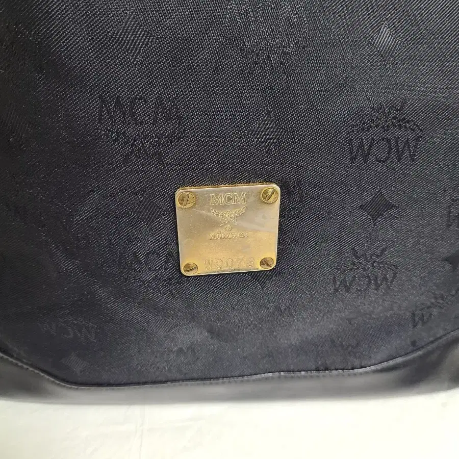 정품 MCM 크로스백