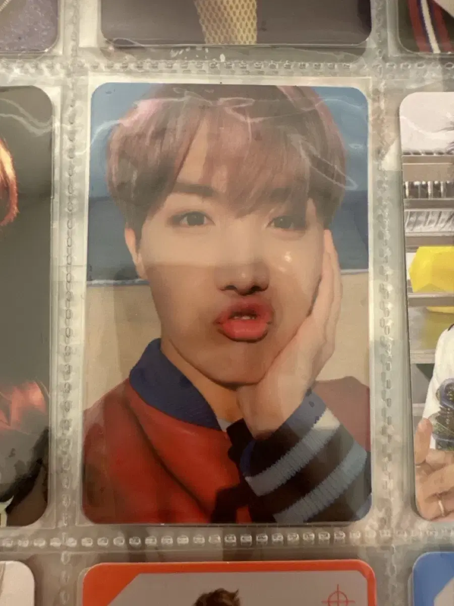 Bom j-hope photocard 0.2