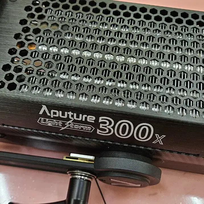 어퓨쳐 300x Aputure 300X 바이컬러 조명 스트로보 350w