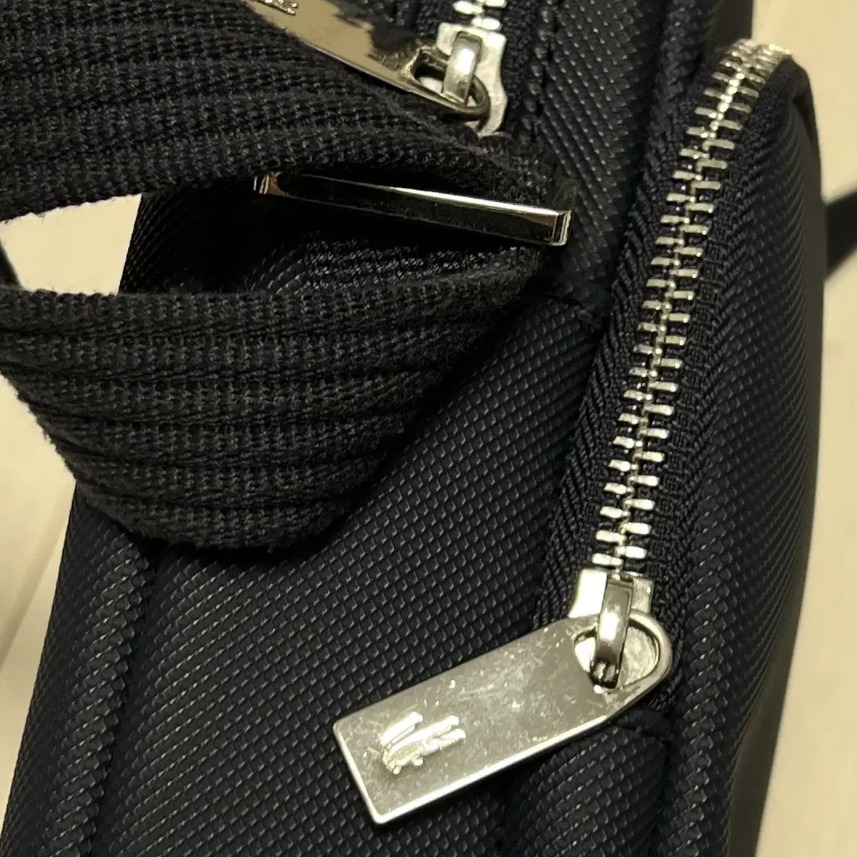 라코스테 네이비 크로스백 LACOSTE Crossbag