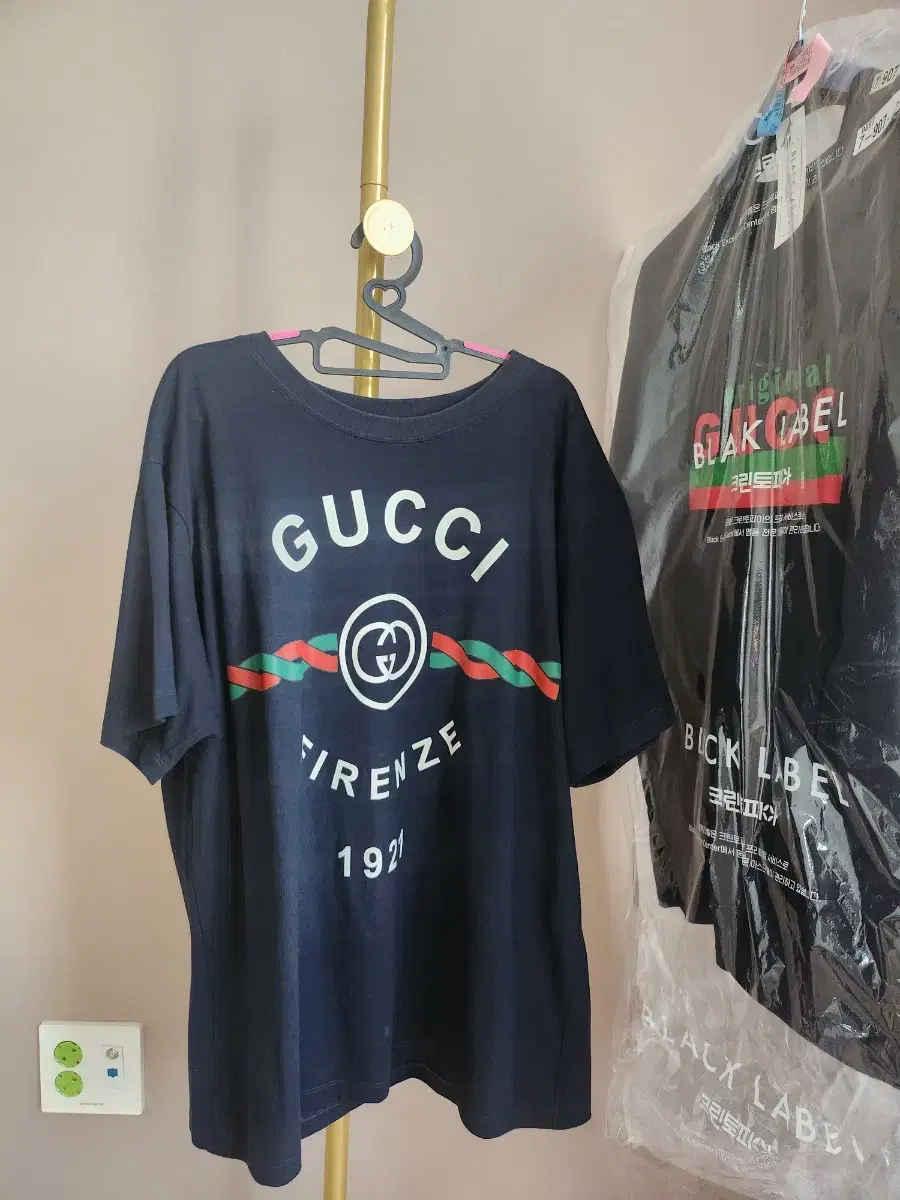 Gucci Florence 1921 Short sleeve M (100-105) worn less than 10 times