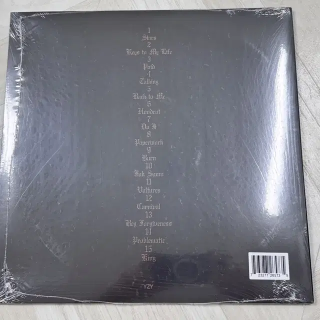 칸예 웨스트 vultures Vinyl (미개봉)