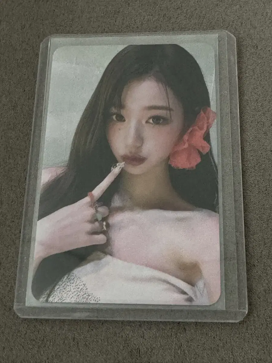 ive jang wonyoung to broadcast photocard