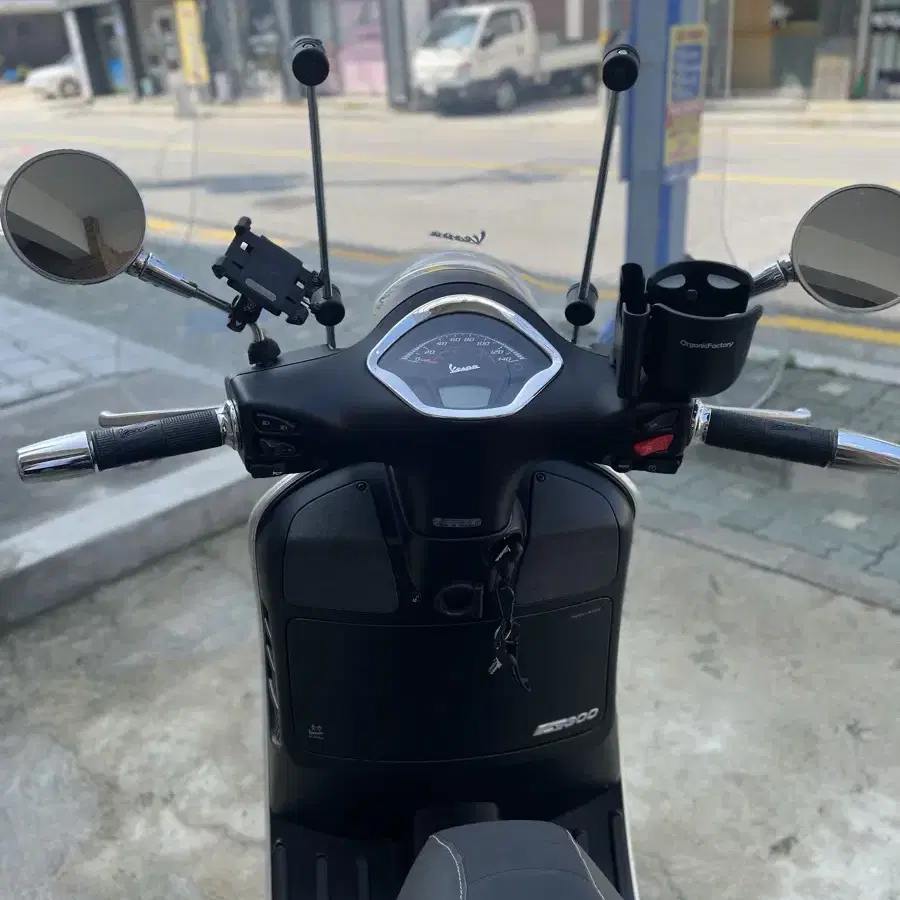 {가격내림}21년식 베스파 gts300 ss 레어 매트블랙색상!!