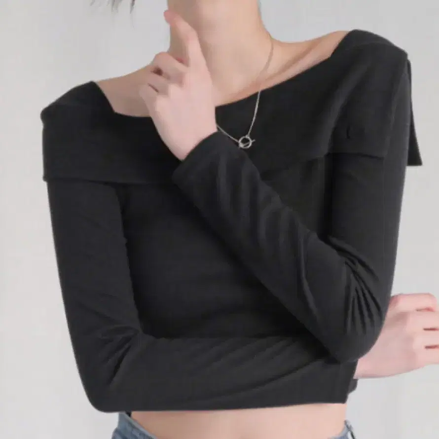 어반드레스 티셔츠 Beauty shoulder t-shirt