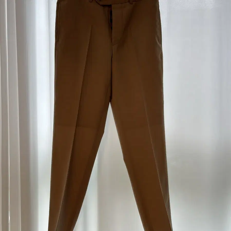 이얼즈어고 BEIGE NO TUCK STANDARD PANTS