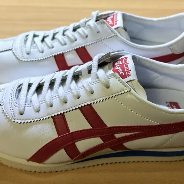 ONITSUKA TIGER CORSAIR