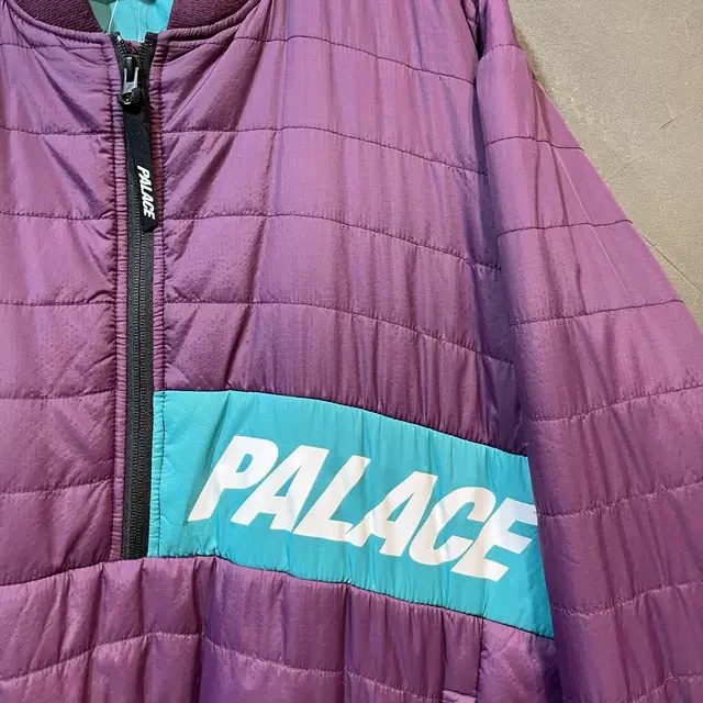 [L] PALACE 팔라스 반집업 퀼팅 자켓