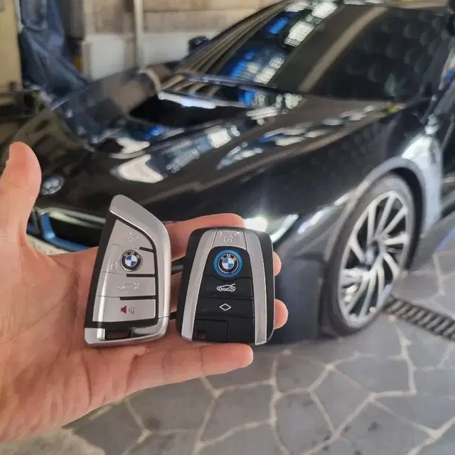 BMW i8 다양한 연식 스페어키로 최신형 칼키 칼날 스마트키 추가 제작