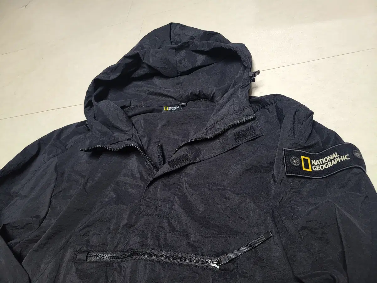 National Geographic Black Anorak Windbreaker XL Pole 1032