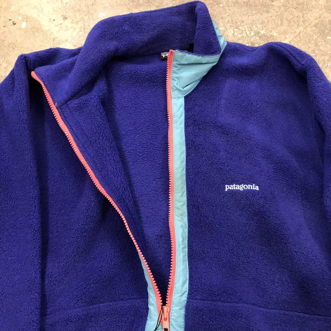 89 Patagonia USA - L (100)