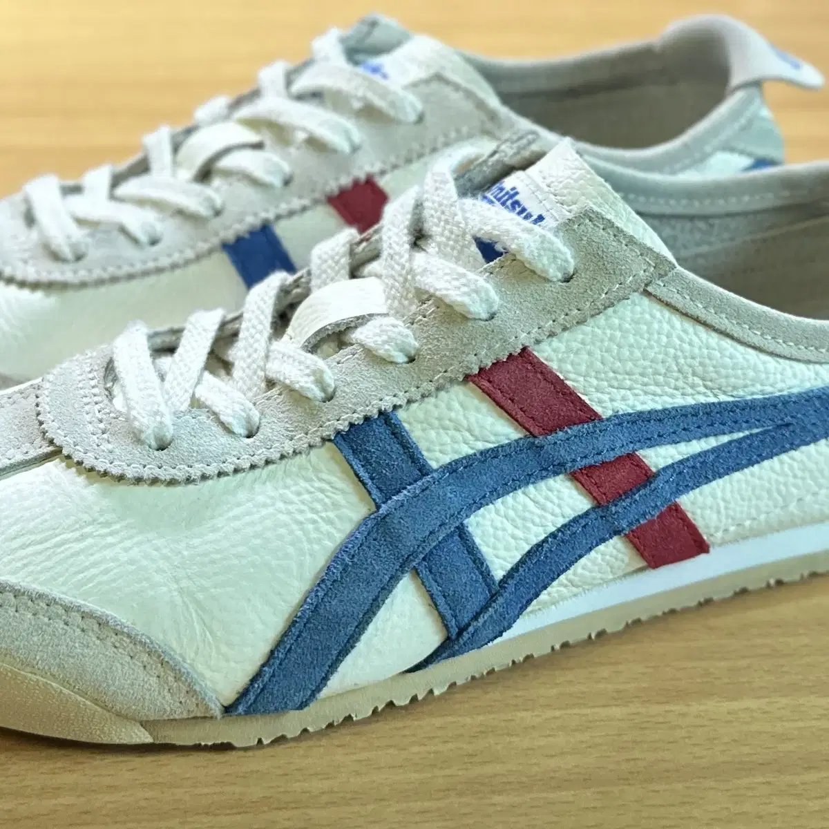 ONITSUKA TIGER MEXICO 66 VIN