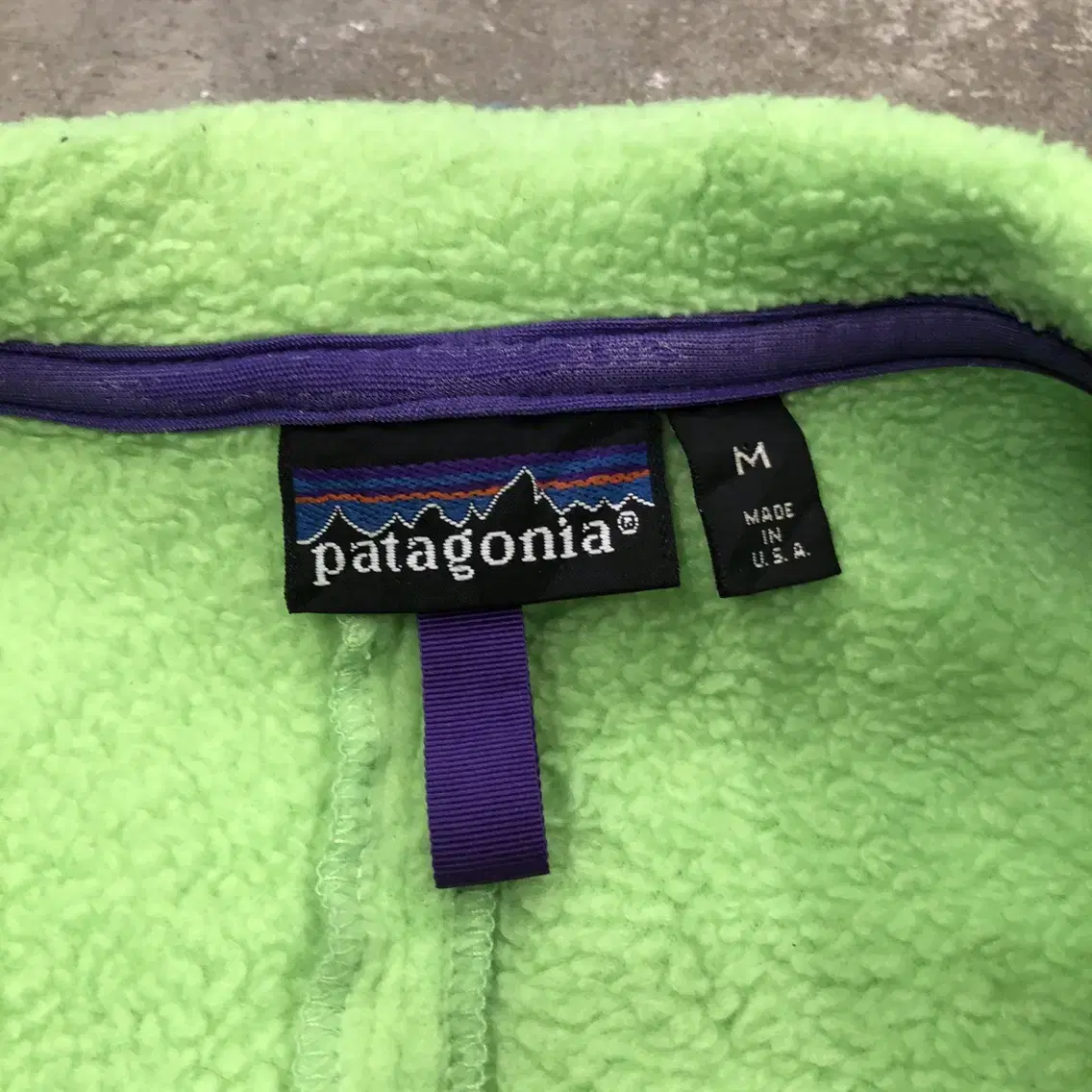 89 Patagonia USA - M (100)