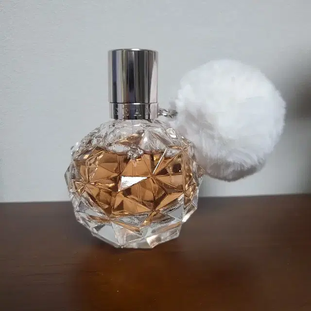 아리아나 그란데 향수 아리 50ml