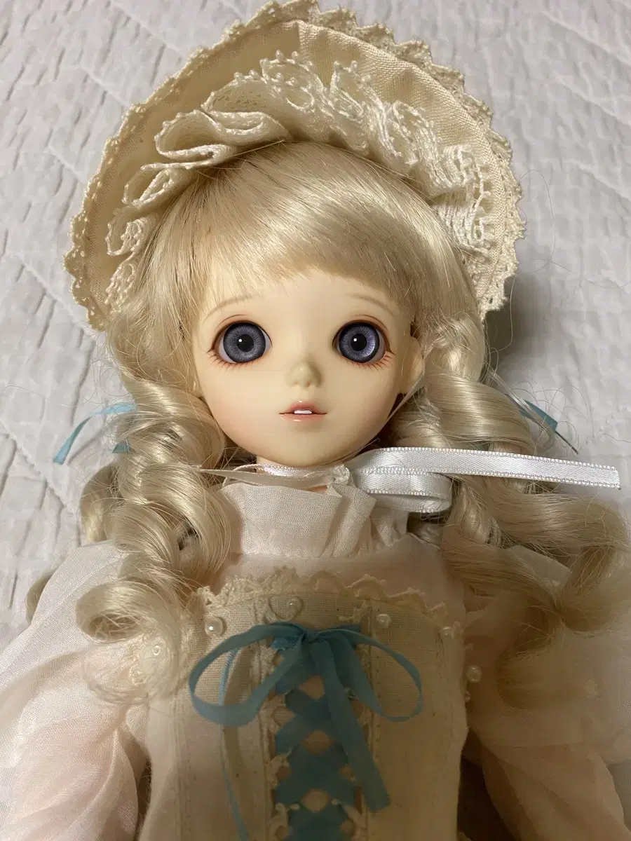 Bloo Fairy Sphere Articulated Doll Love