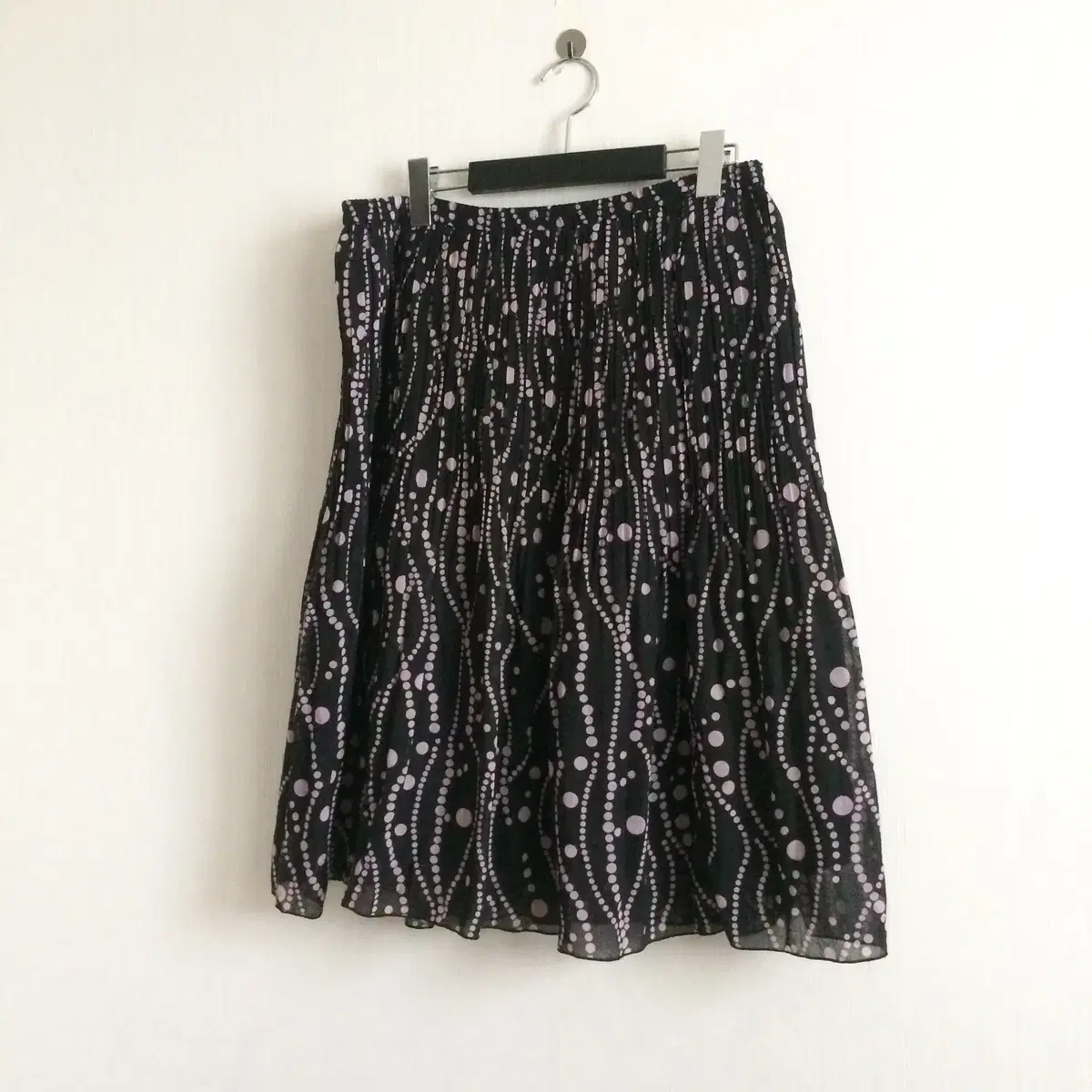 Dot pattern pleats midi skirt