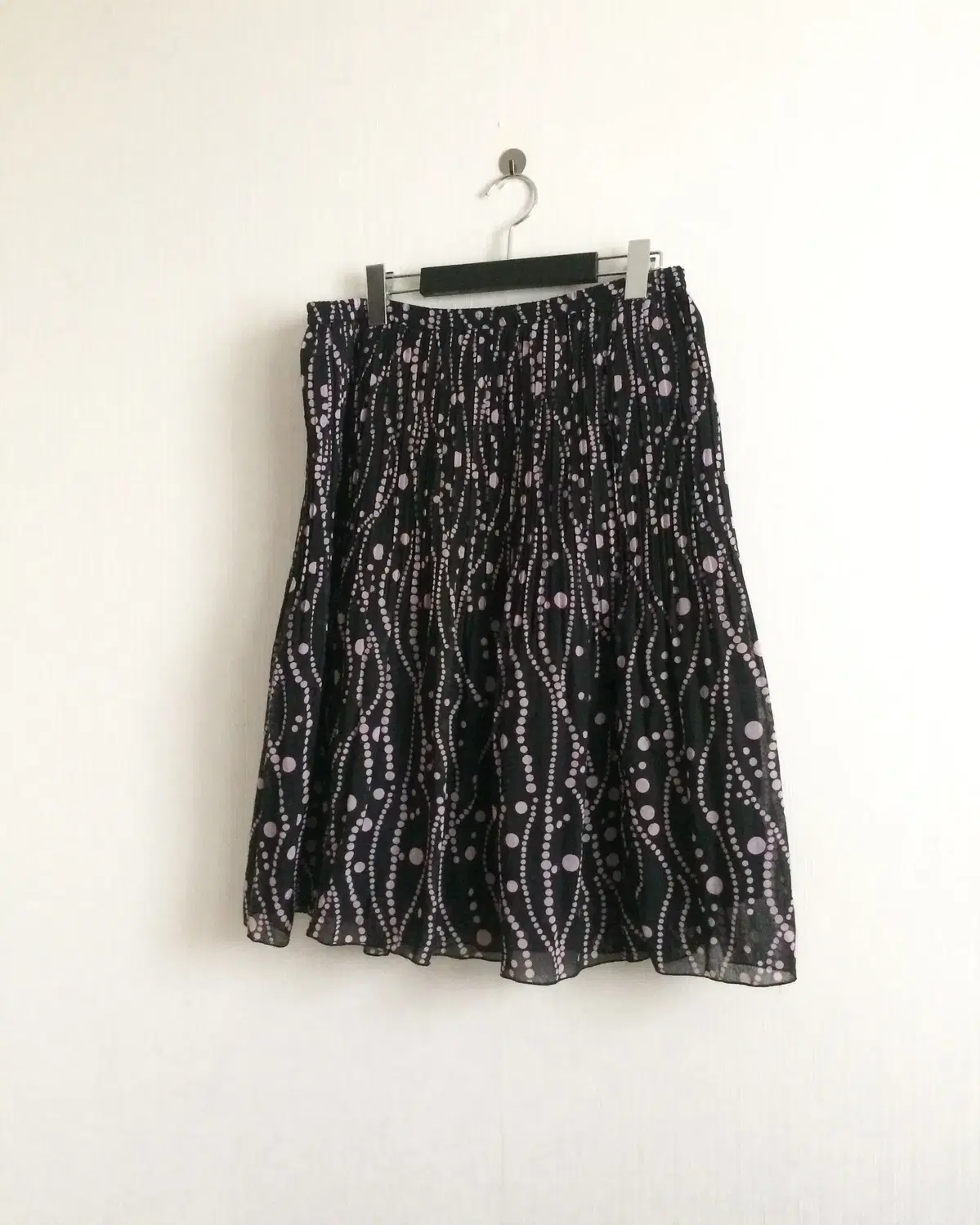 Dot pattern pleats midi skirt