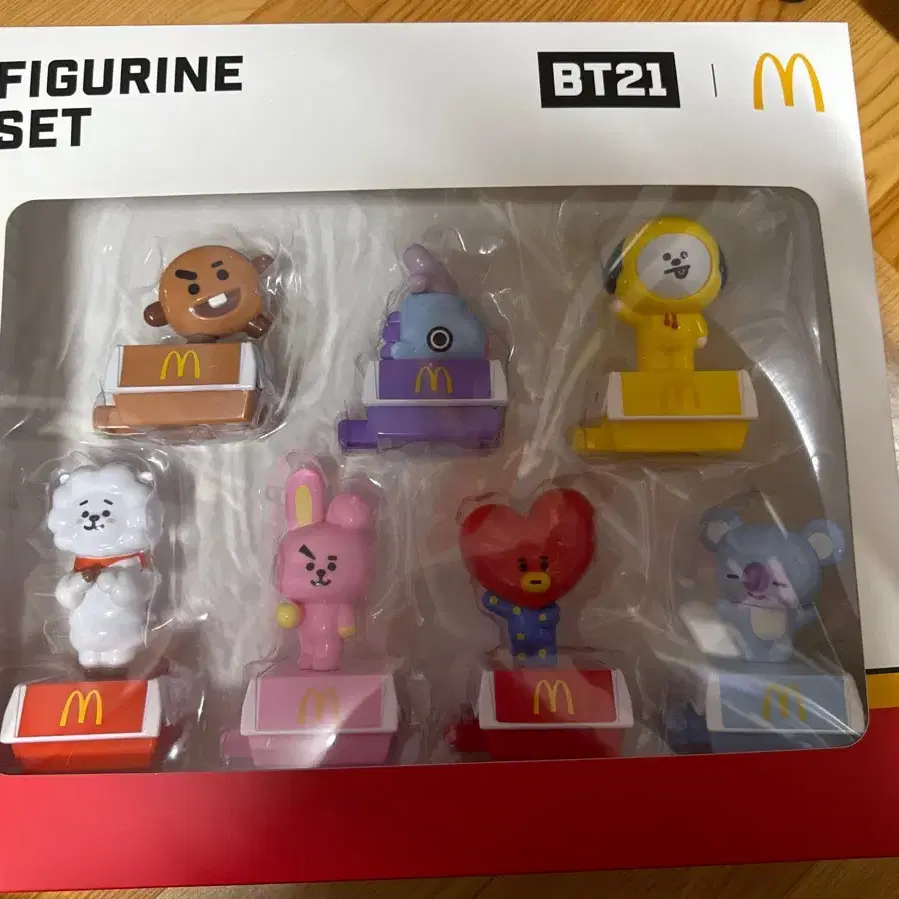 bt21 맥도날드 피규어