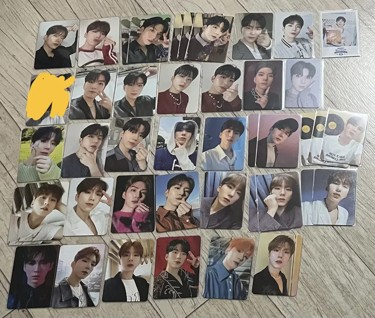 Kihyun photocard bulk WTS