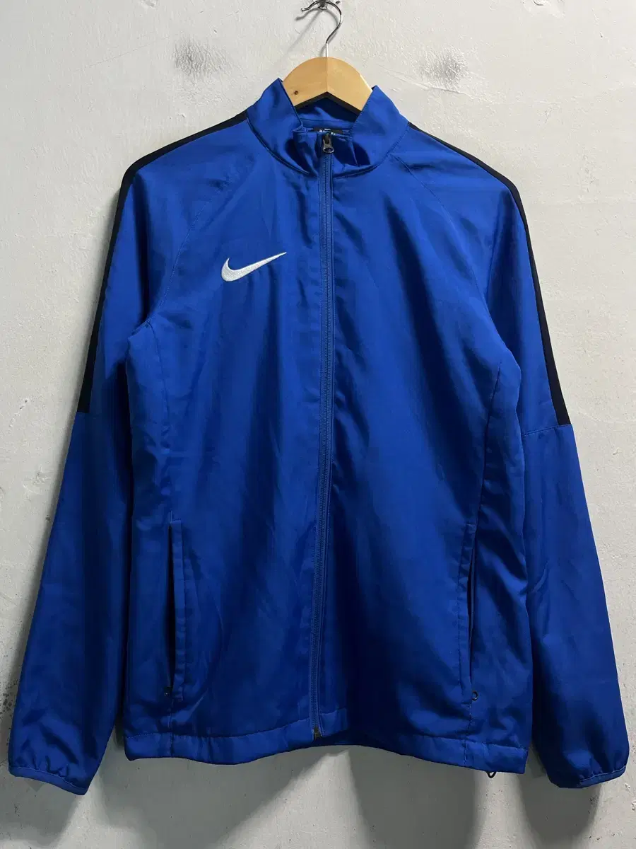 95 Genuine Nike DryFit Functional Training Jacket