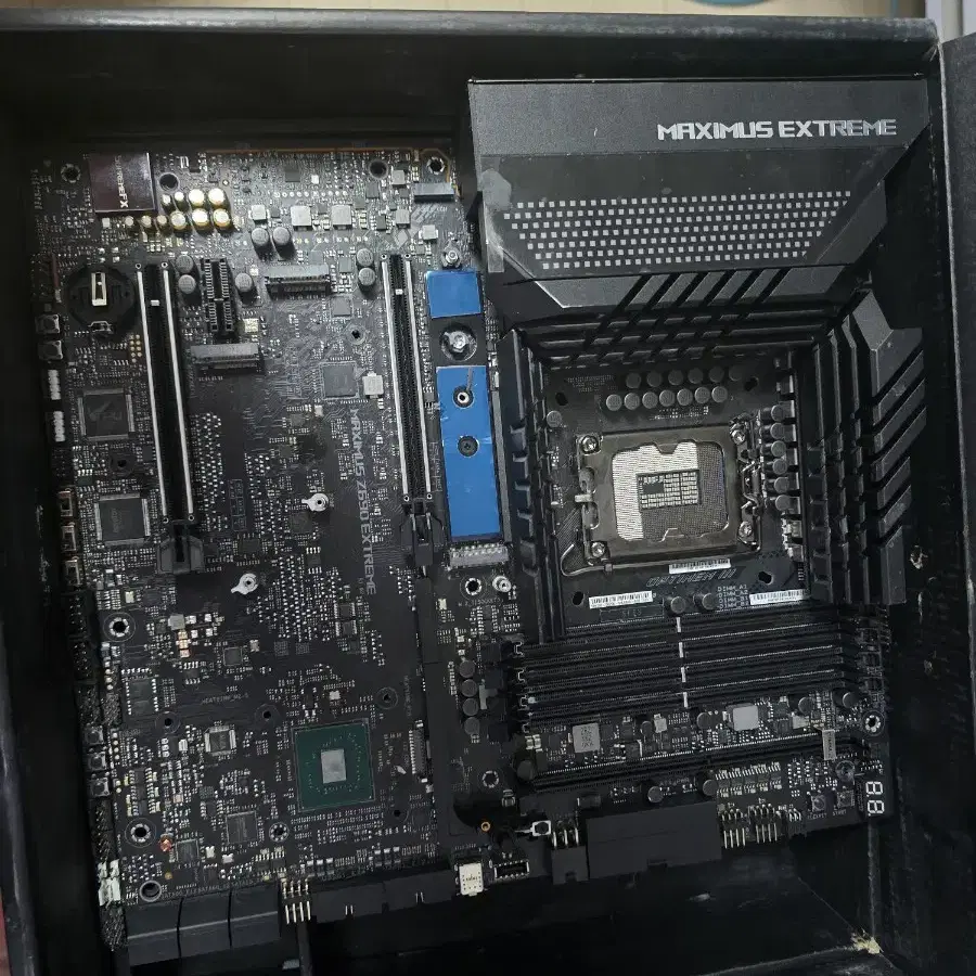 asus z690 maximus extreme 부품용