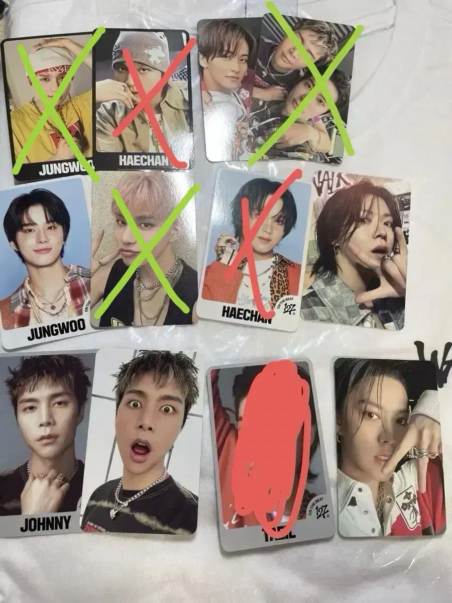 NC nct 127 peekaboo walk pop up tc black white gray wts.