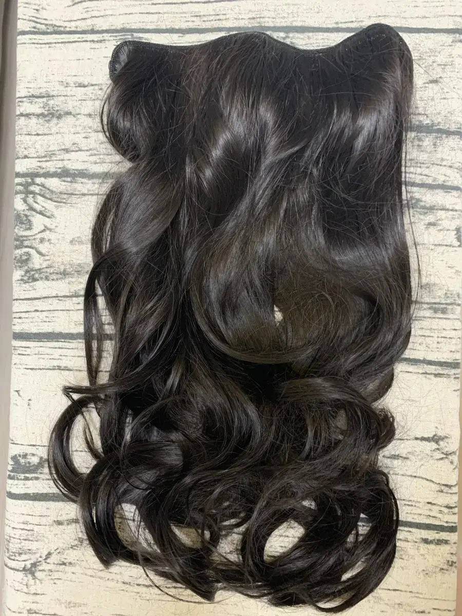 Wig long wavy dark brown