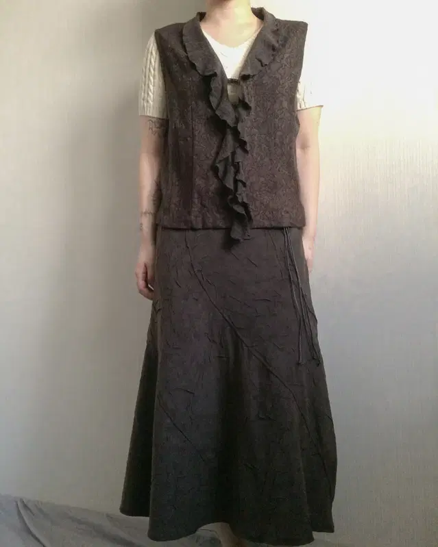 Grunge mood woolen pattern vest