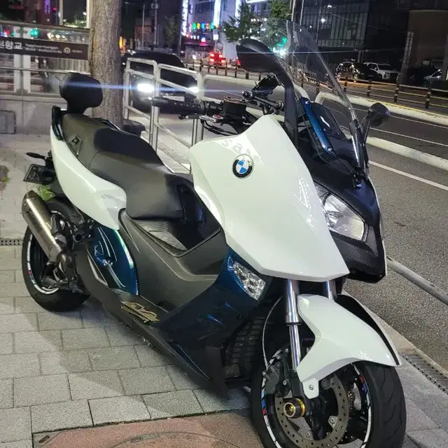 15년, 2.1만km 깔끔 관리 풀옵션 BMW C600스포츠 판매, 대차