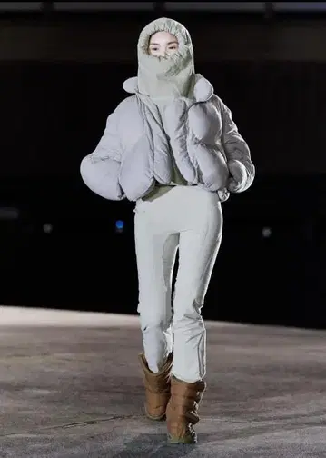 YEEZY SEASON 8? SAMPLE PUFFER BALACLAVA