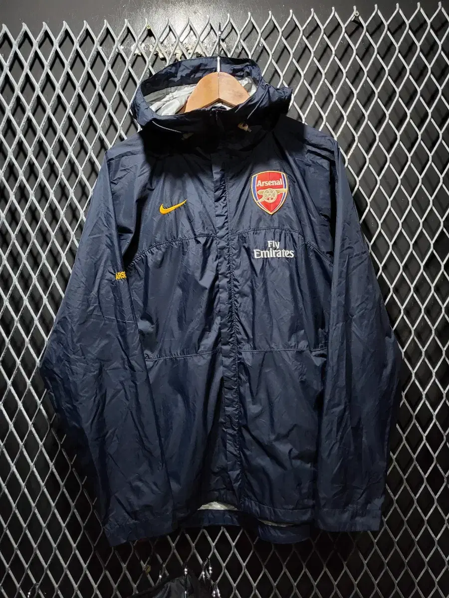 Nike Swoosh Arsenal Windbreaker