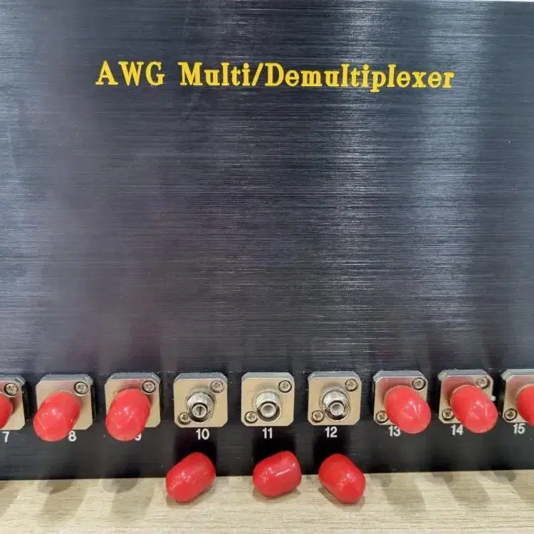 Wavesplitter AWG Multi/Demultiplexer