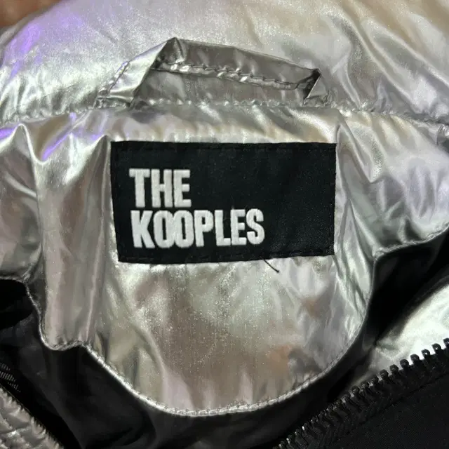 THE KOOPLES 유광 글로시 푸퍼 패딩