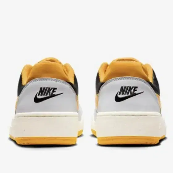 정품 새제품 나이키 풀 포스 로우 운동화 팝니다. NIKE