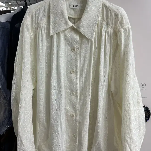 에토스 ethos broderie shirt