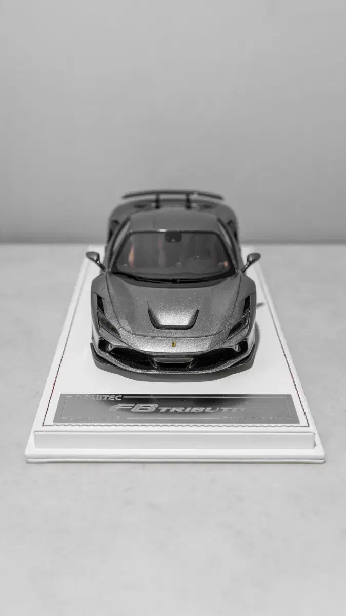 1:18 D & G Ferrari F8 Tributo Novitec